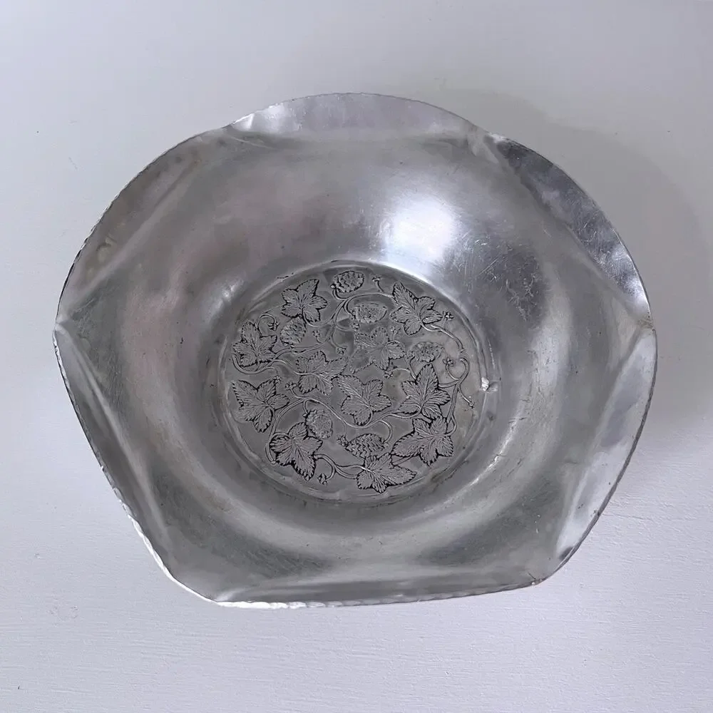 Aluminum Bowl Hop Vines Crimped Edge VTG Beer Barware Everlast Hand Forged